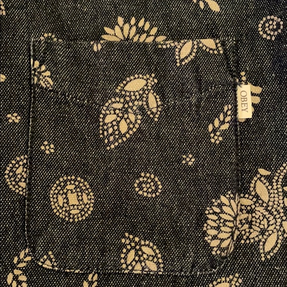 Obey button up - Picture 3 of 3